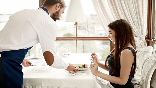 Serving Less Food With a Delayed Time